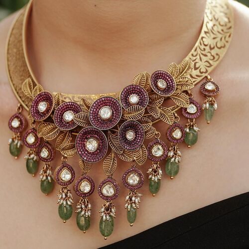 ROYAL ANTIQUE COLLECTION